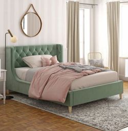 Full size Upholstered Bed -see pics - 81.5in (W) x 60.5in (D) x 42in (H)
