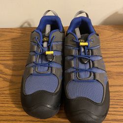 Brand New Men’s Keen Waterproof  Hiking Shoes Size 6