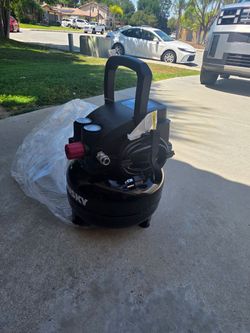Husky 3 gallon 120 psi compressor