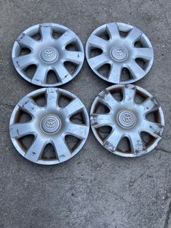 Toyota Camry  02-04  Oem hubcaps