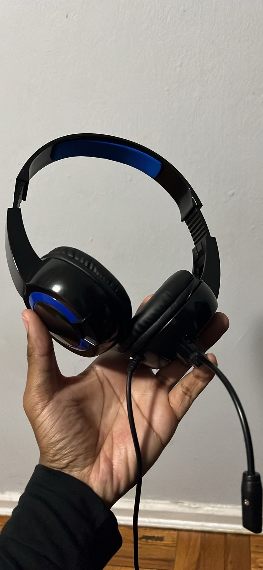 Black Headphones (no Mic)