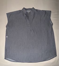 Figs Women’s Scrubs in color Graphite. Rafaela Oversized Top size XS. Zamora Jogger Scrub Pant size Small.