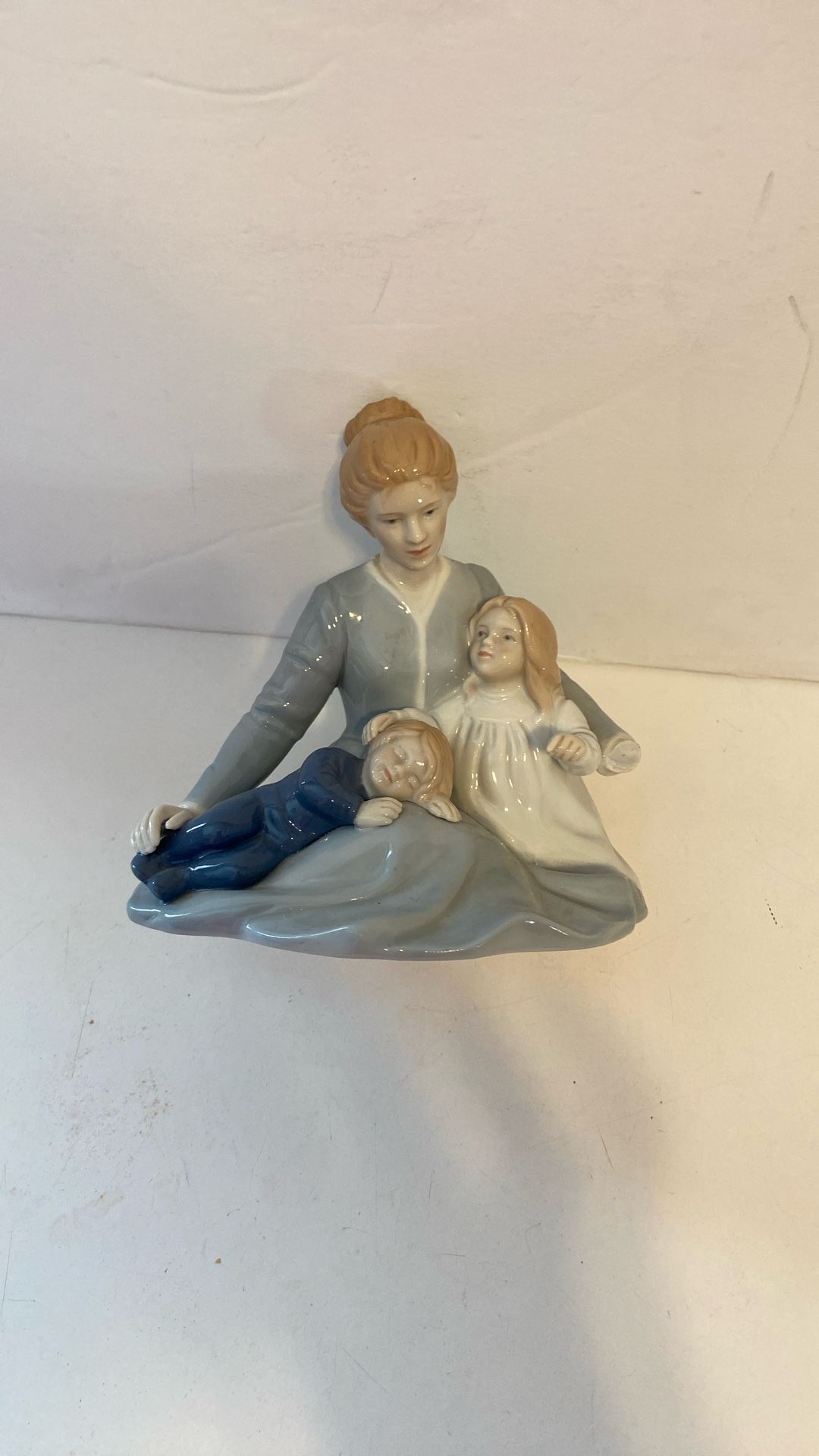 Mother With Children, Figuring. $10.