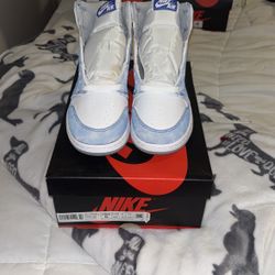 Jordan Retro 1 High “hyper Royal “ Size 6y