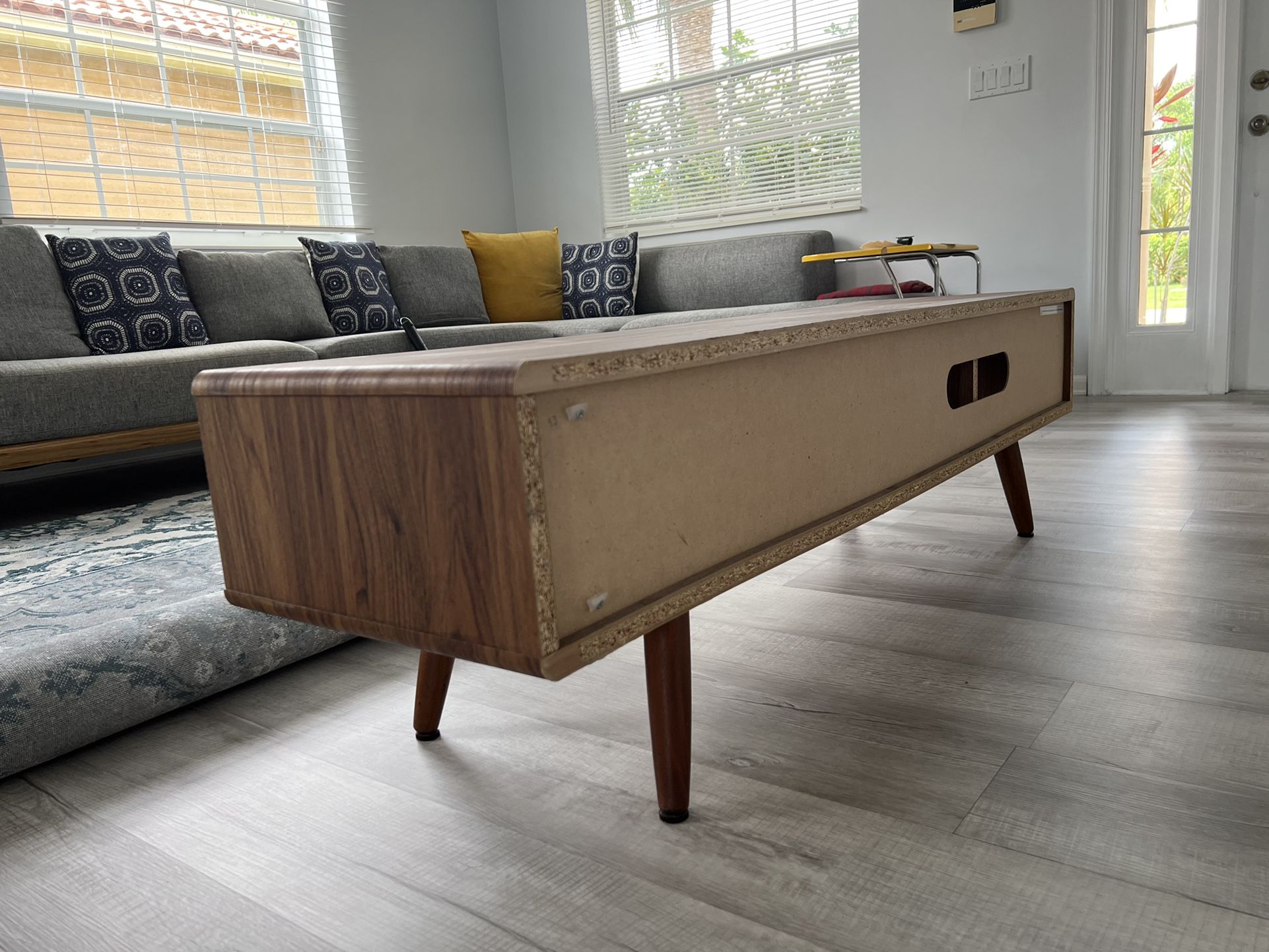 Tv Unit 16 X 16 X 55 Inch