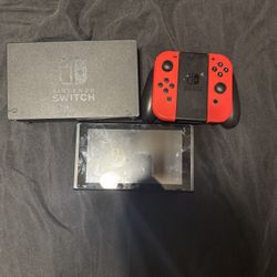 Switch Oleb Bundle With Animal Crossing New Horizons And Mario Kart 8 Deluxe Isntalled