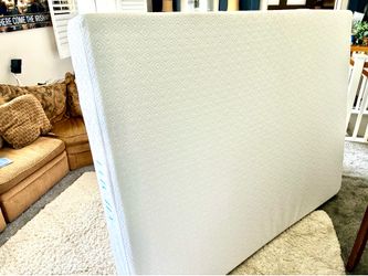 Lucid memory foam mattress, size queen 10 inches