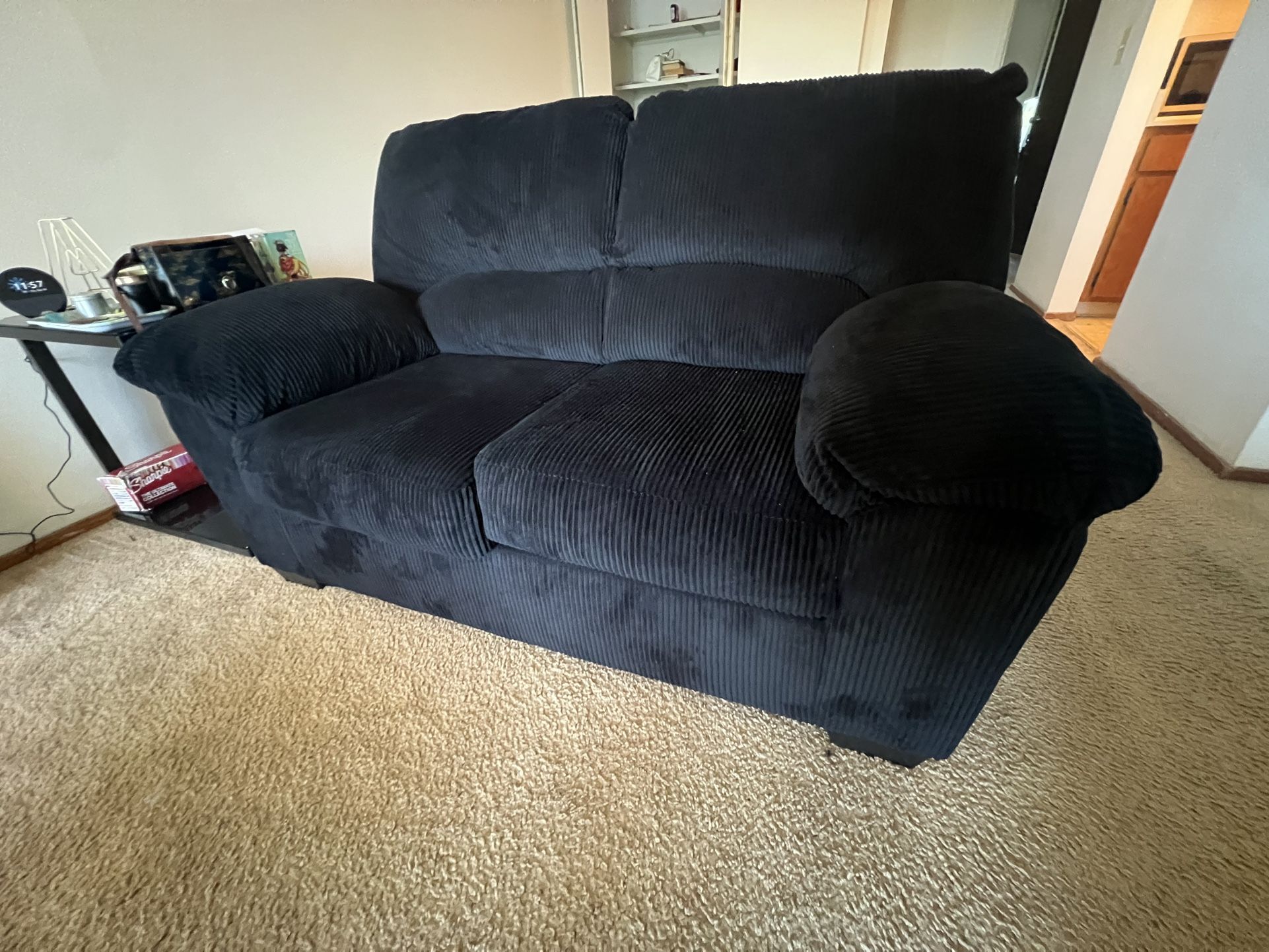 BRAND NEW!! BLACK MODERN LOVESEAT!