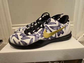 Kobe 8 Mambacita Size 3Y