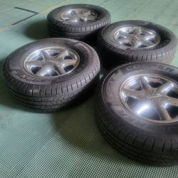 LT265/70/16  Goodyear wrangler 10 Ply