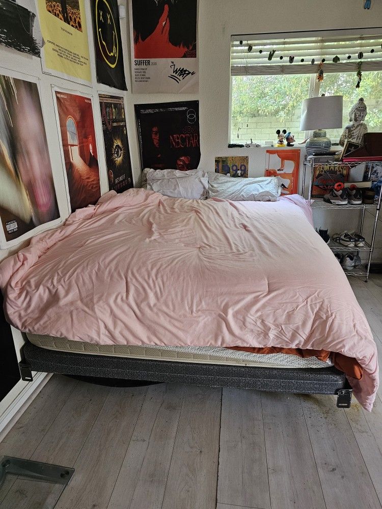 Free Queen Matress With Bed Frame