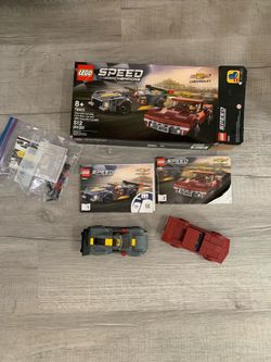 Lego set 76903 Chevrolet Corvette 1968  and C8.R race car