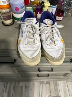Reebok Classic Men's Size 13 White & Yellow Low-Top Sneakers