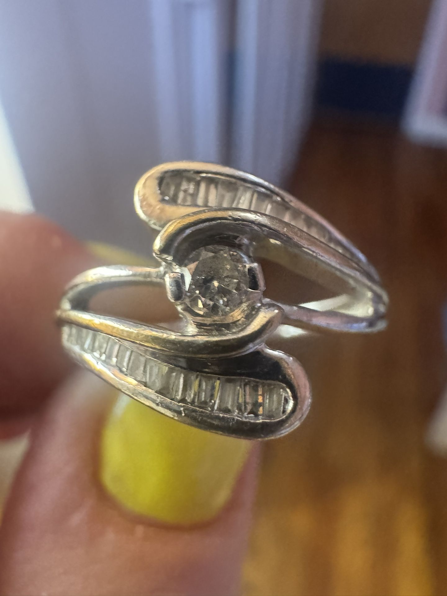 10K White Gold Ring with 0.40CT Round and Baguette cut Diamonds . Size 7