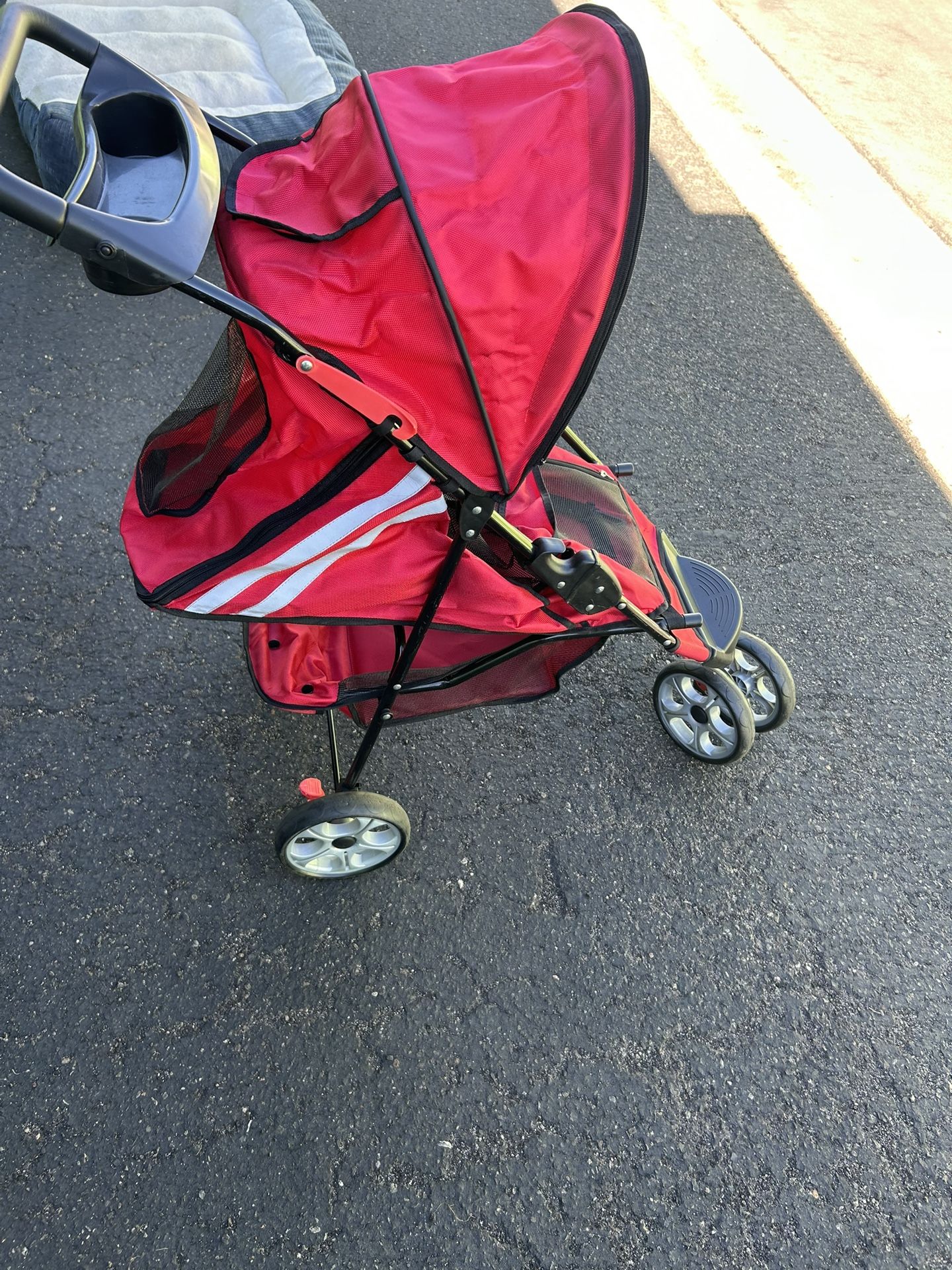 Dog stroller