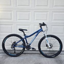 DiamondBack 27.5 (SMALL) Mountain Bike 