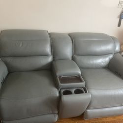 ⭐️ Modern Reclining Sofa Set – Great Condition! ⭐️