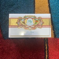 EXCLUSIVE LE BIJOU 1922 