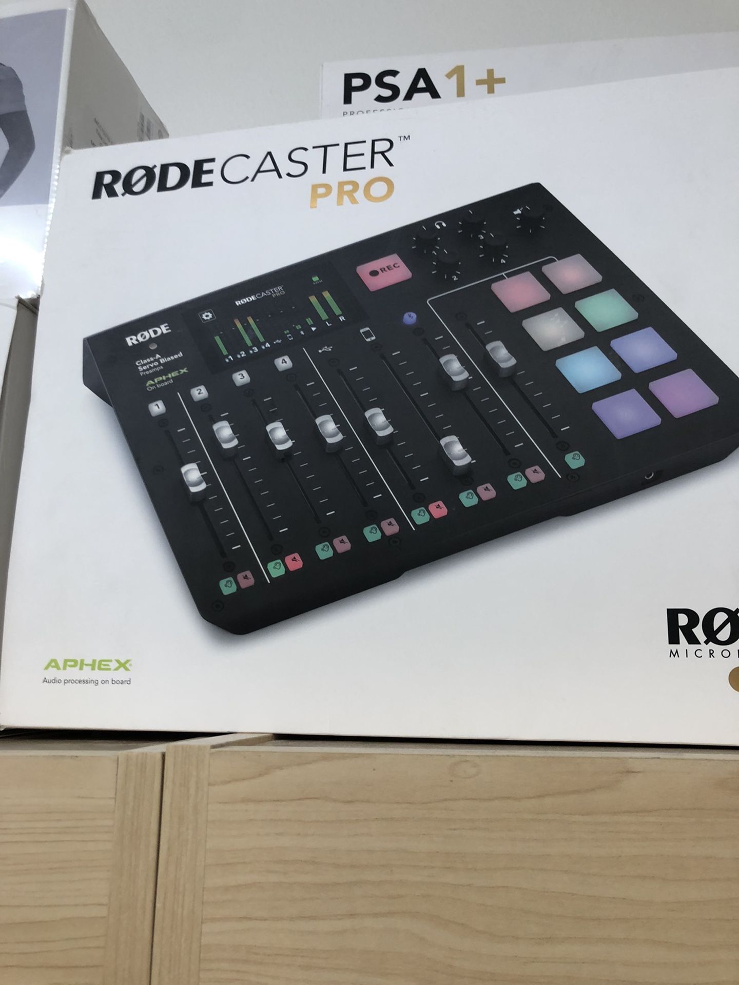 Rodecaster Pro
