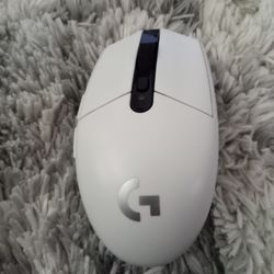 Logitech Light Weight Mouse White