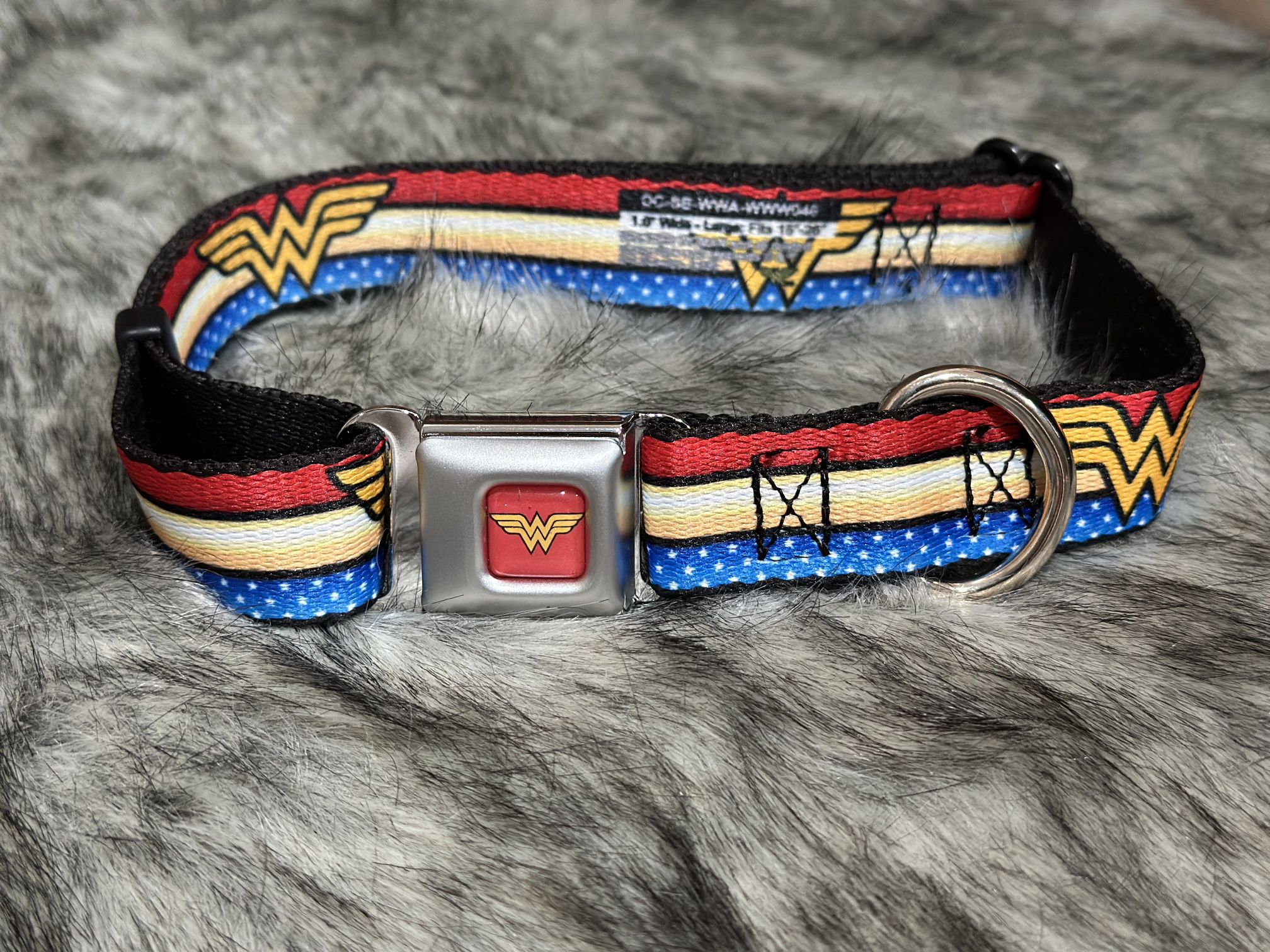 Wonder Woman Dog Collar Large Fits Neck Size 15” to 26” Brand New Seat Belt Style