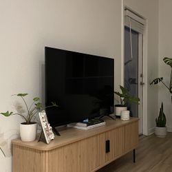  TCL TV - 50” CLASS 4-SERIES 4K UHD HDR ROKU SMART TV