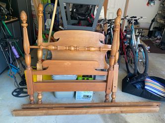 Free Twin wood bed frame with decorative pineapple posts