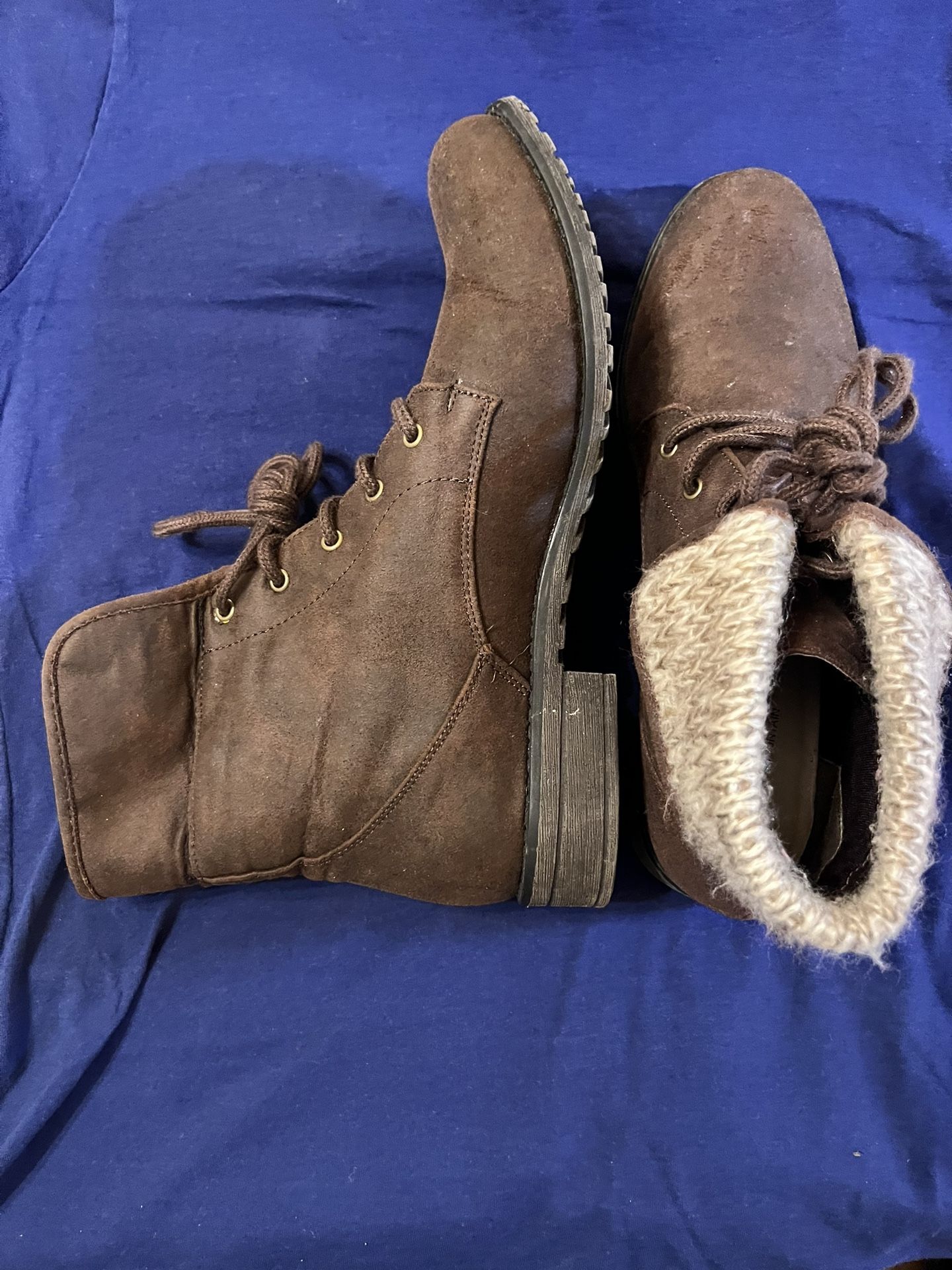 Boots. Ankle   $10  