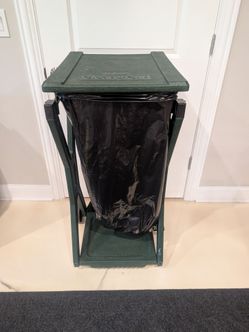 Igloo Clean &  Cart Garbage Can