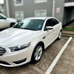 2016 Ford Taurus