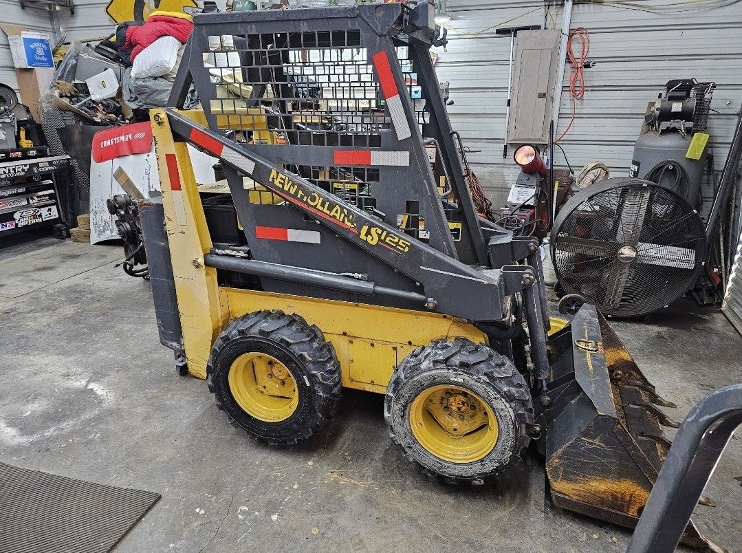 New Holland Ls125