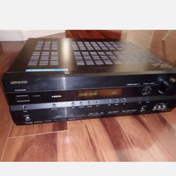 Onkyo HT-R667 Home Theater Receiver - Excellent, 7.1 surround Sound HD for parts
