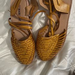 Huaraches / Women New : Never Used : Size 6 In Mexico : Size 8&half 9 La Size
