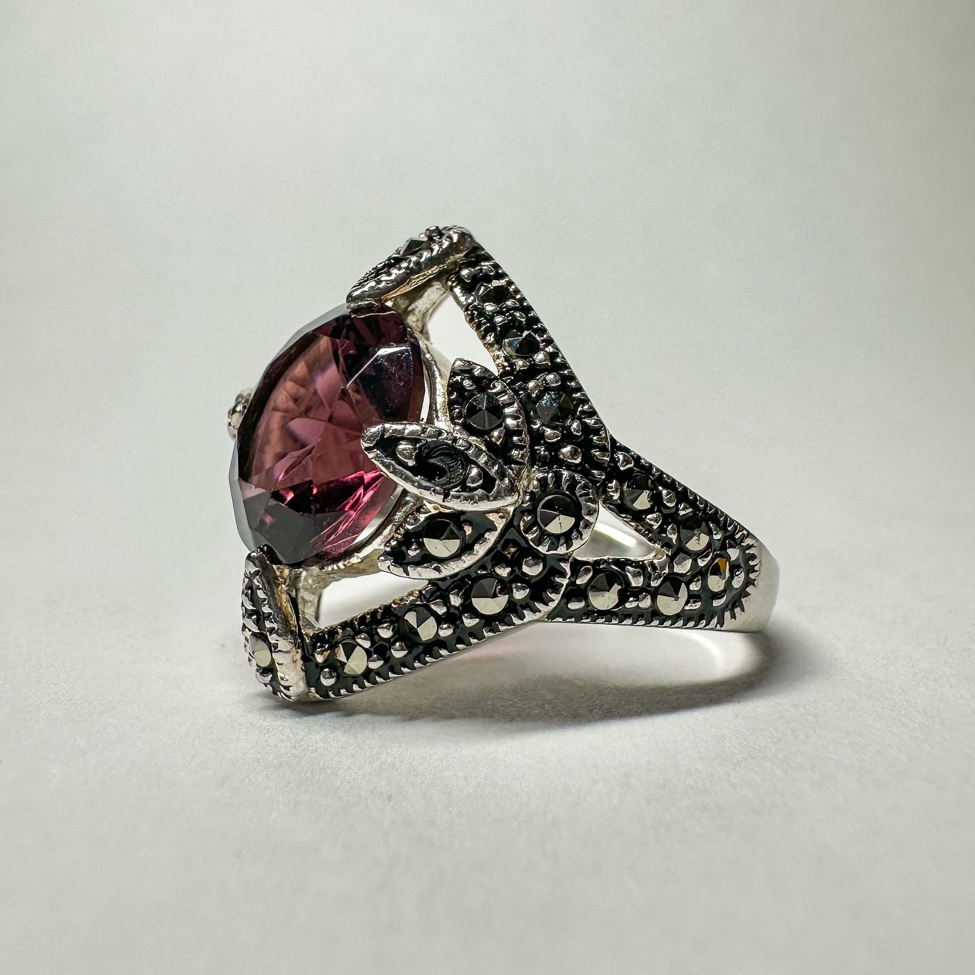 Beautiful Vintage Style Purple Stone Sterling Silver Ring