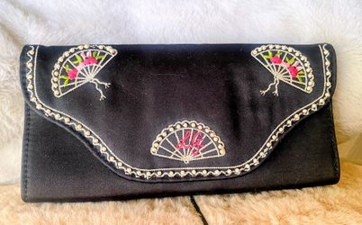 NWOT Lulu Guinness Silk Embroidered Clutch