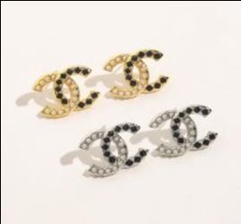 Two-Tone Crystal Stud Earrings – Gold/Black or Silver/Black
