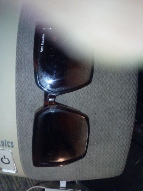 Sunglasses True Religion 