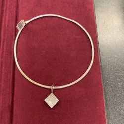Woman’s Necklace 