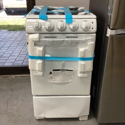 Danby  Oven in White with Temperature limiting coils and Front Controls