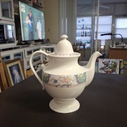 Mikasa Provincial Villa Medici 5 Cup Coffee Pot Made In Malaysia - Oven, Dishwasher & Microwave Safe 