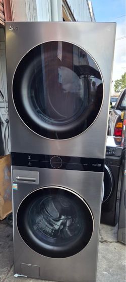 WasherTower Stacked Laundry Center ( semi new)
