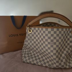 Louis Vuitton ARTSY