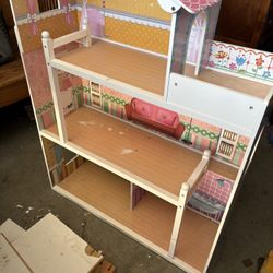 Doll House 