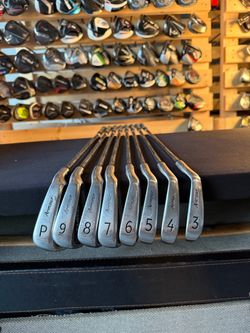 Golf iron set