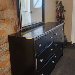 Dresser For Bedroom With The Mirror 
