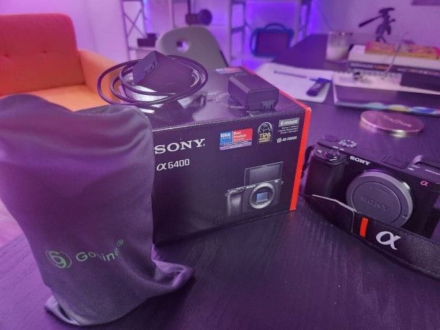 Sony Alpha a6400 24.2MP Mirrorless Camera + Sigma 16mm f/1.4 Lens + 2 Batteries