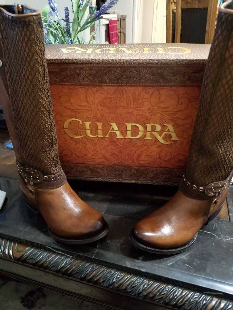 escribir una carta refugiados cruzar Cuadra women's boots for Sale in Weslaco, TX - OfferUp