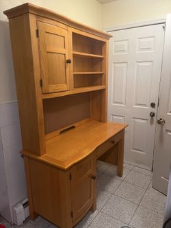 Raymor & Flanigan Oak Computer Hutch