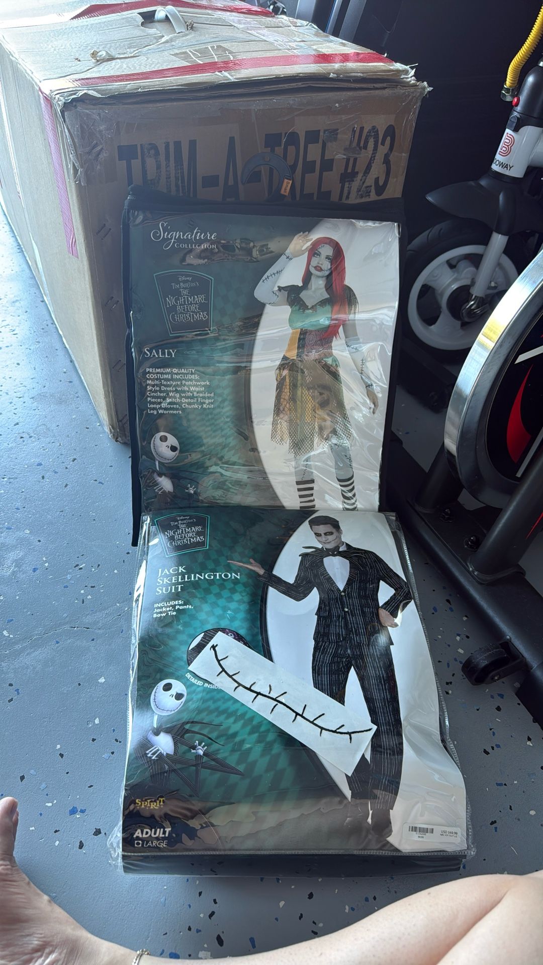 Halloween  Costume ( Large And Small )