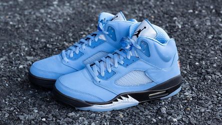 Jordan 5 University blue Size 11,12 With Receipt